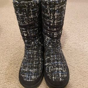 NWOT Black/Blue/White Winter Boots
